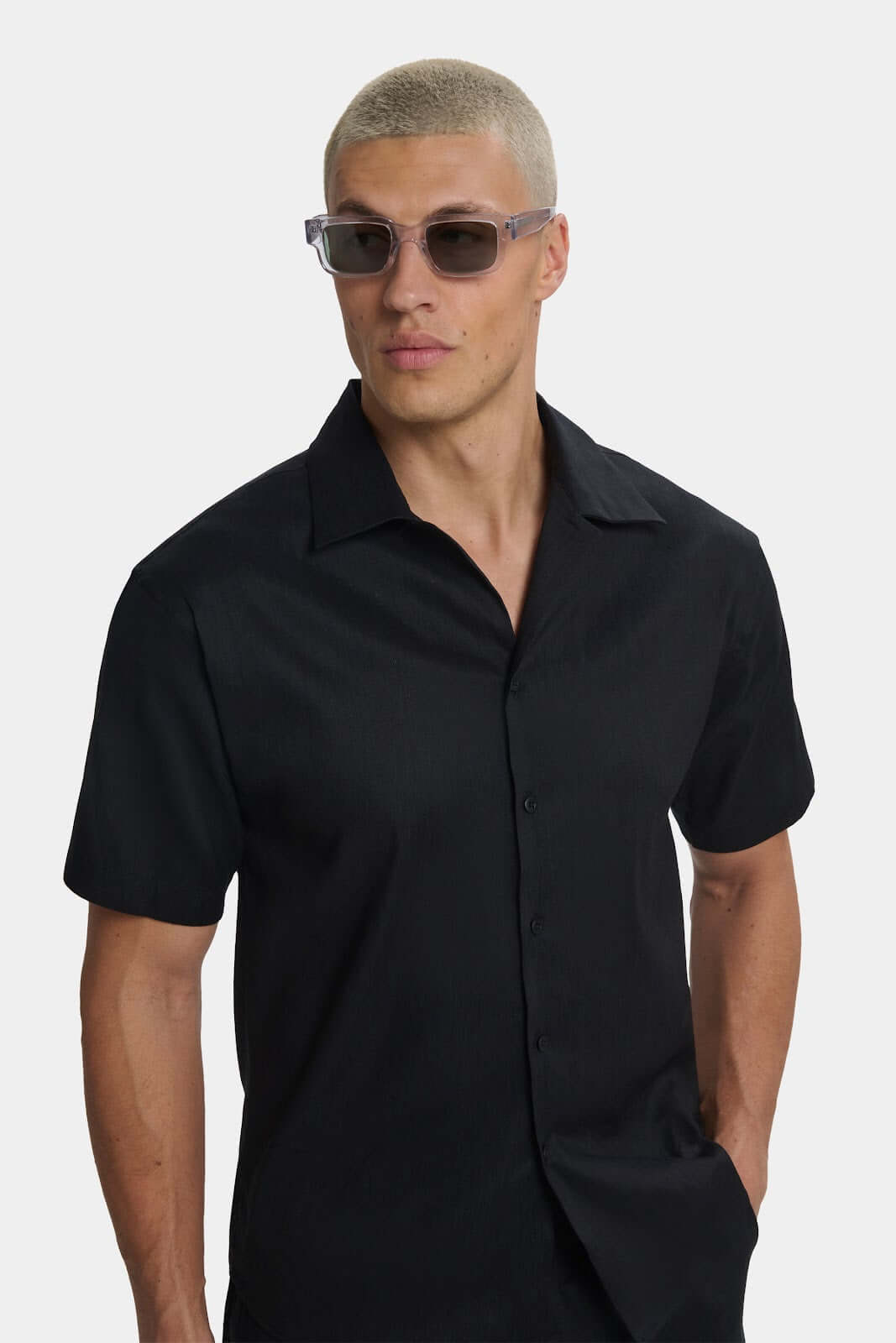 THE LINEN SET