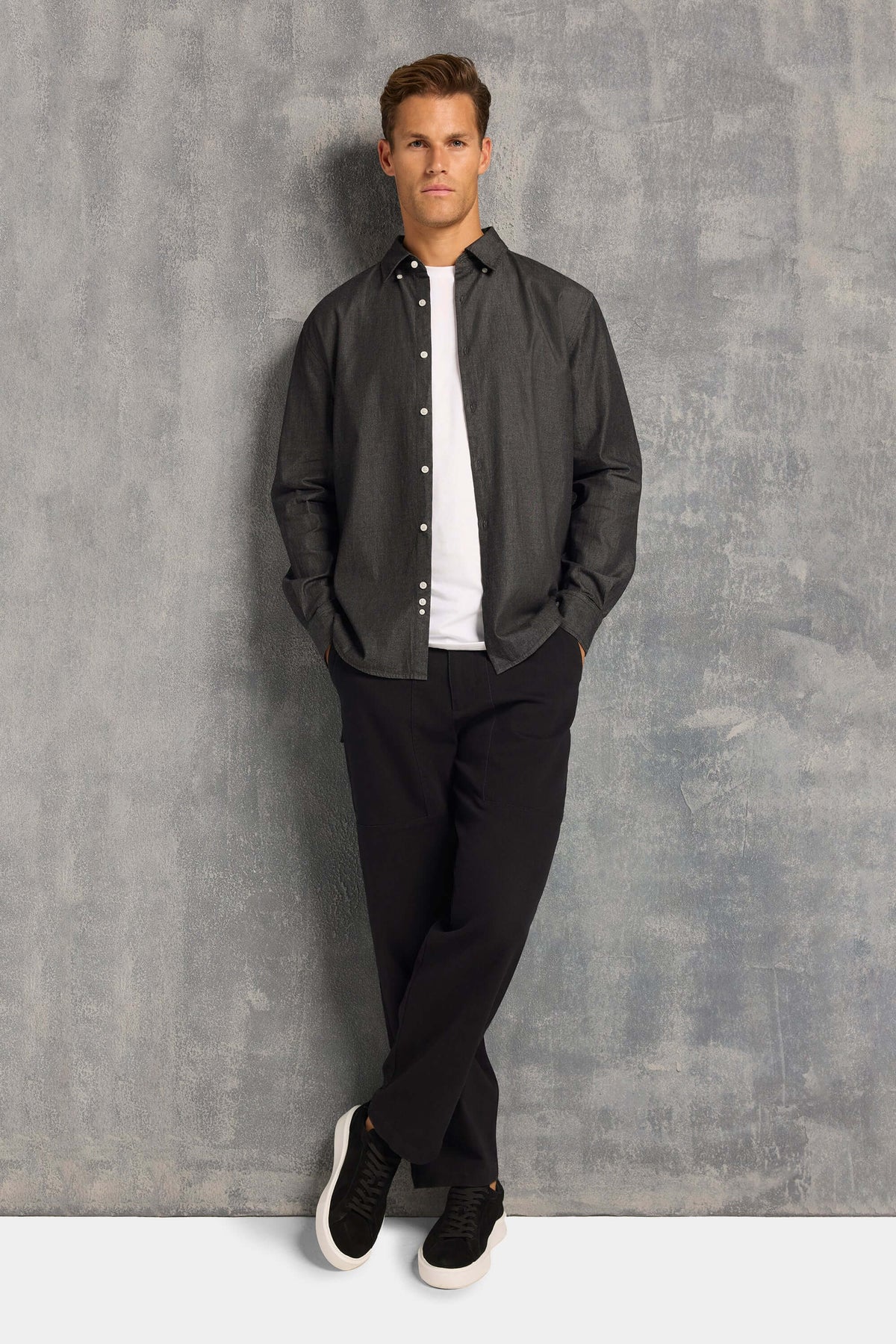 THE CHAMBRAY SHIRT