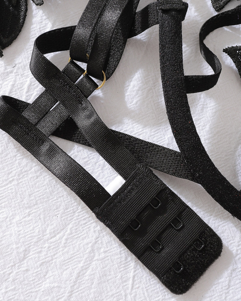 Body Moldeador con Bordado Floral, Cadenas y Pulsera