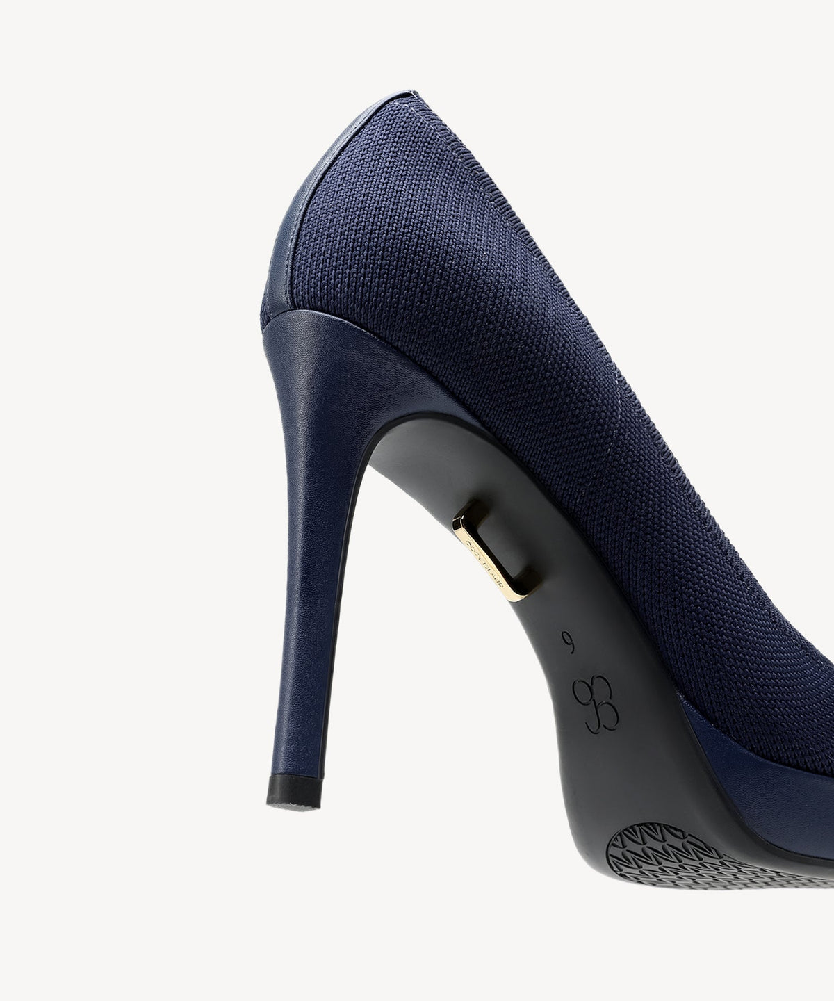 StyleFlex Pointed Toe Heeled Platform Pump