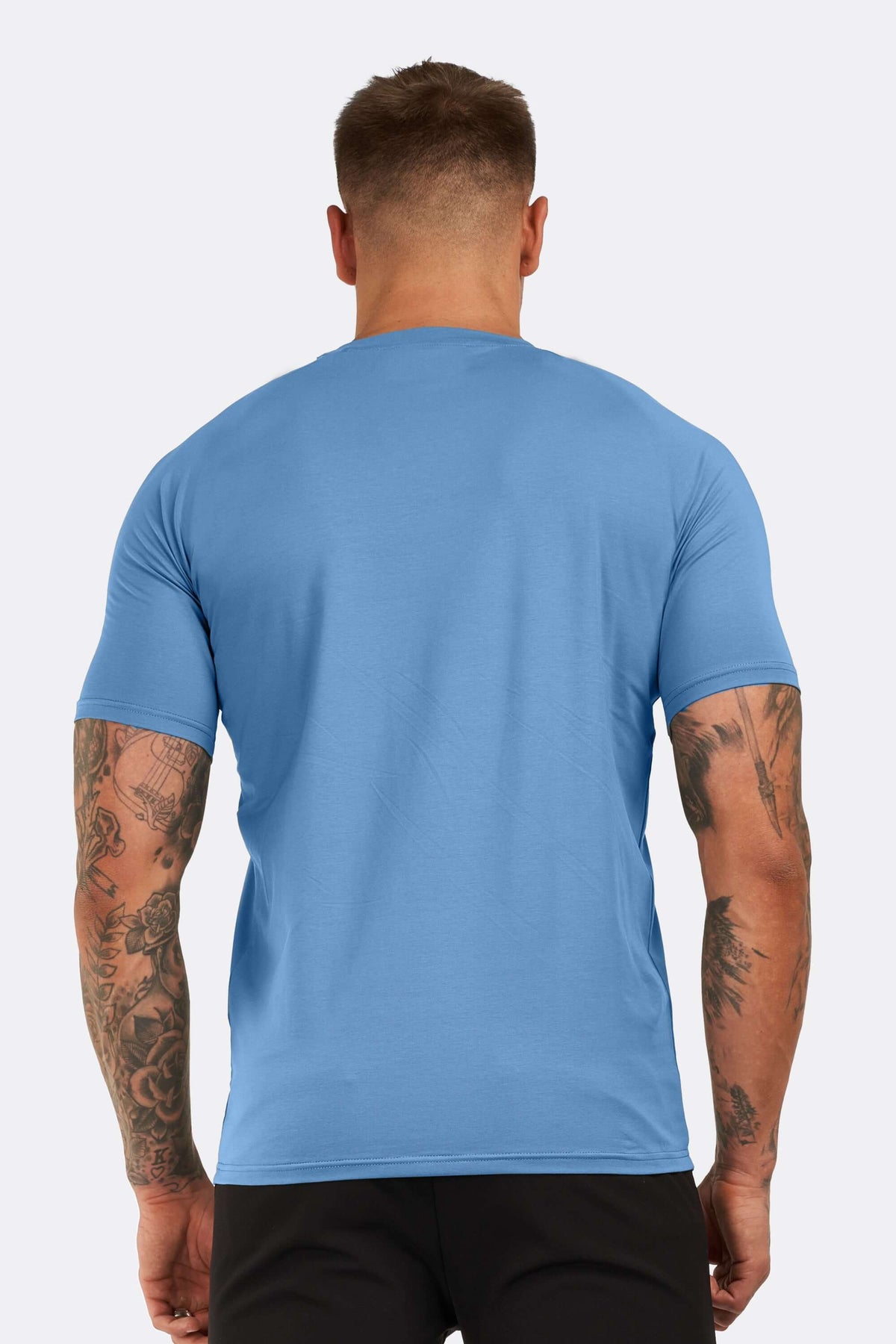 THE ESSENTIAL T-SHIRT