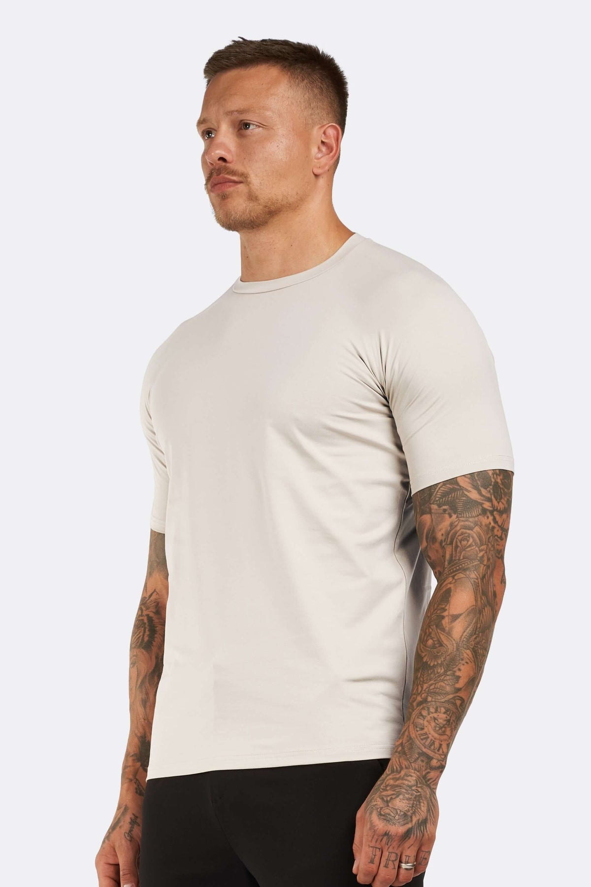 THE ESSENTIAL T-SHIRT