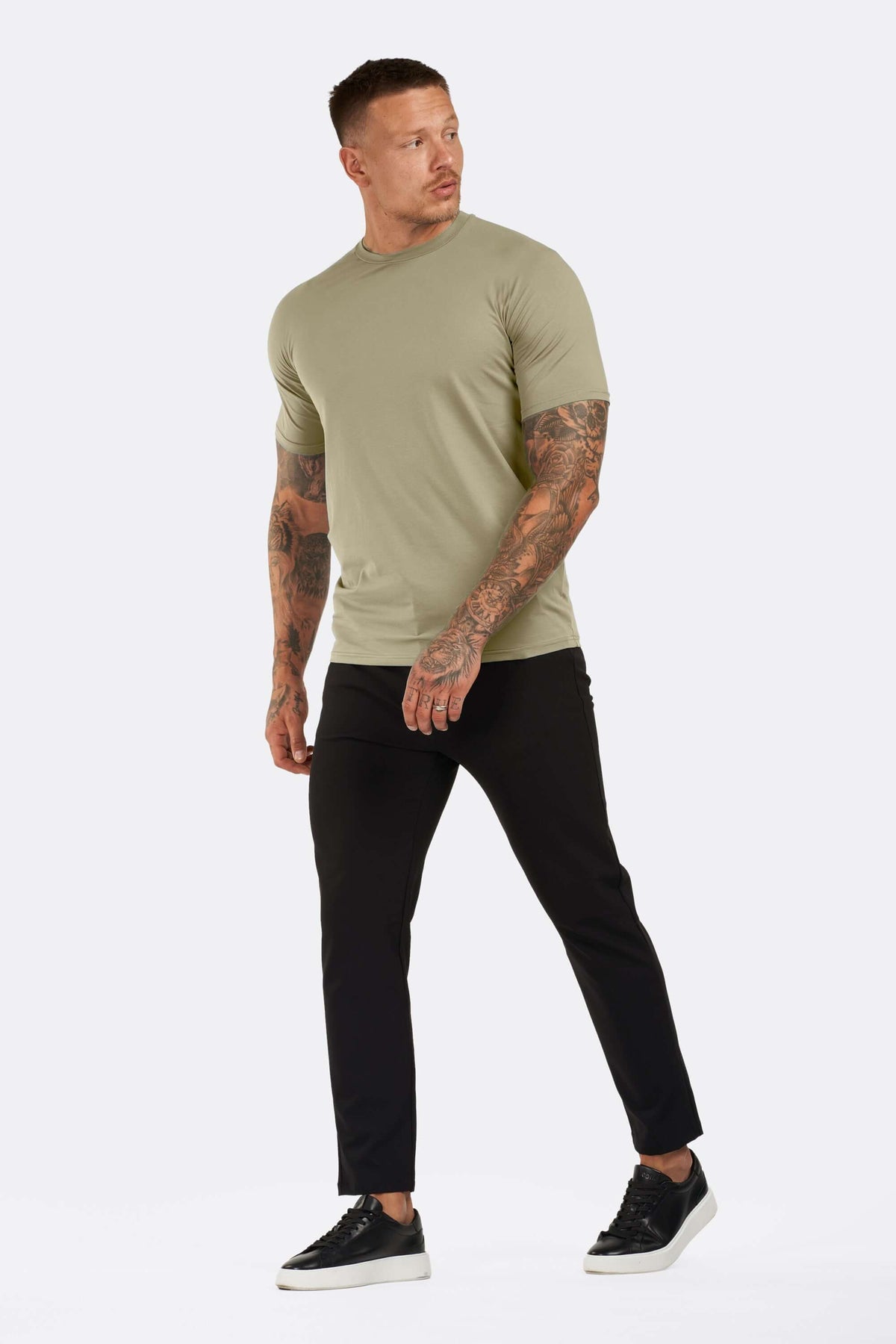THE ESSENTIAL T-SHIRT