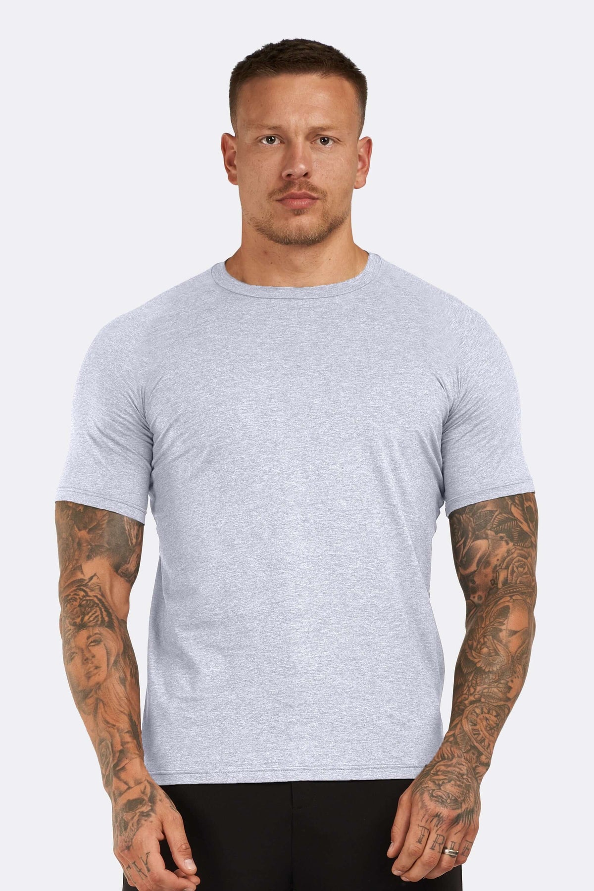 THE ESSENTIAL T-SHIRT