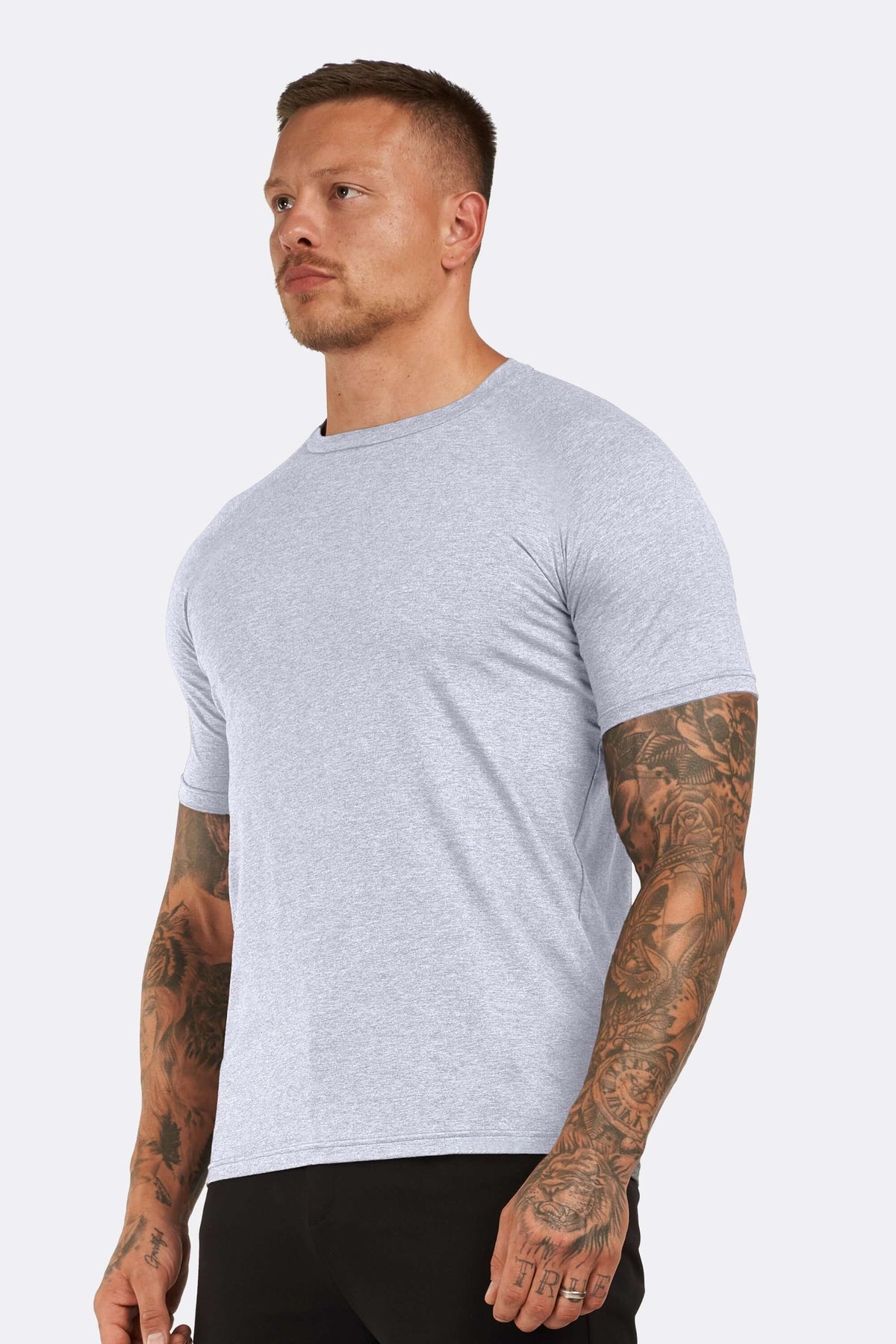 THE ESSENTIAL T-SHIRT