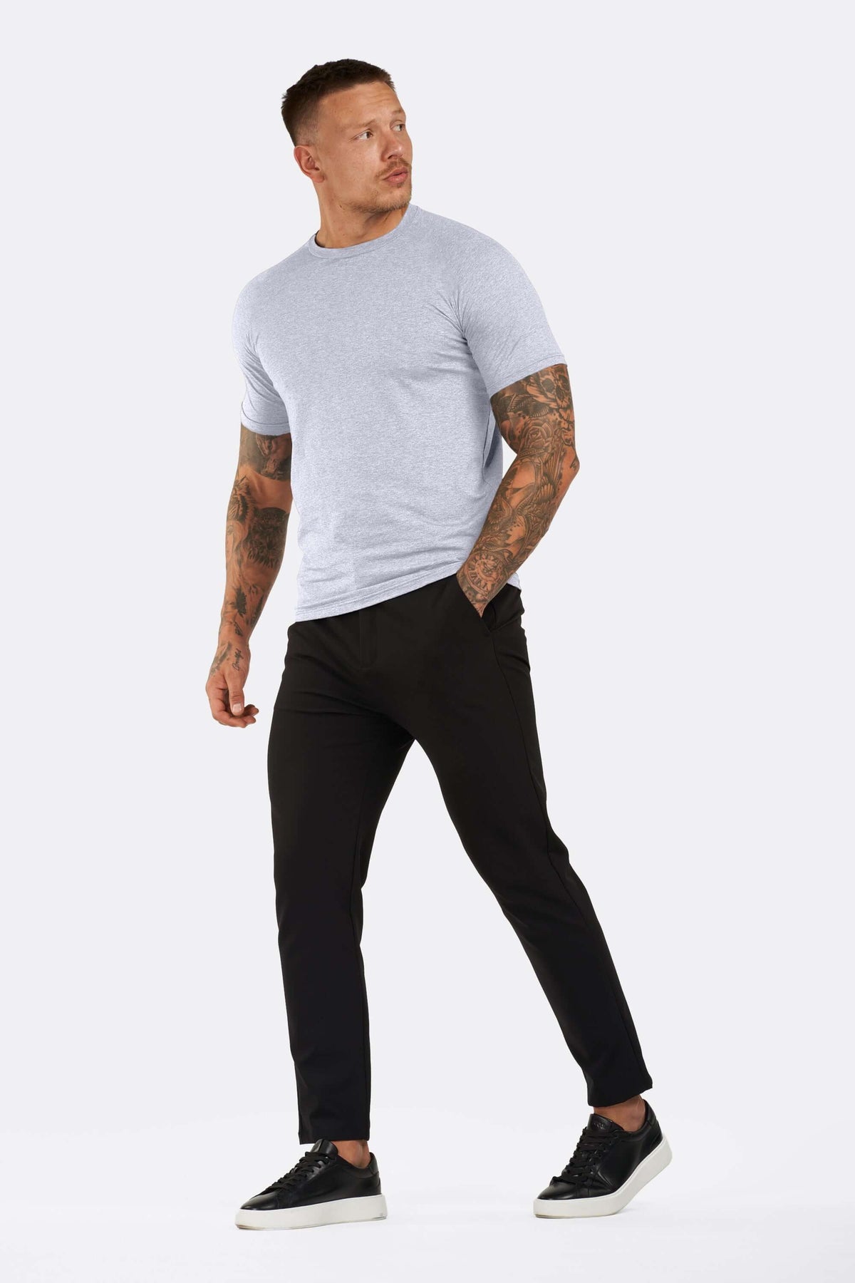 THE ESSENTIAL T-SHIRT