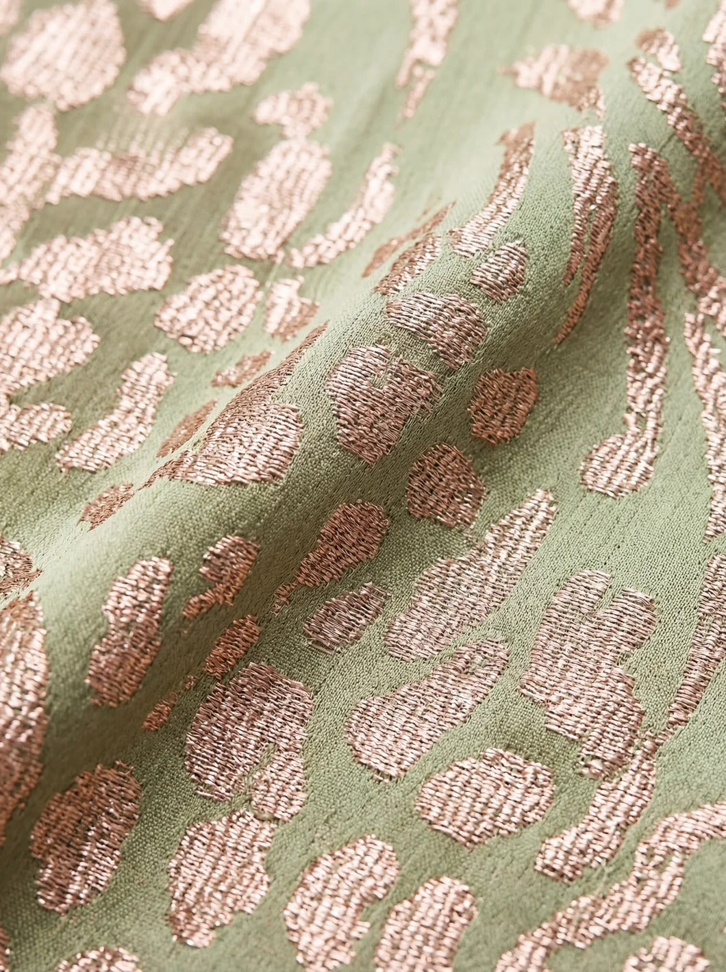 Vestido Mercedes – Elegancia luminosa que realza tu figura