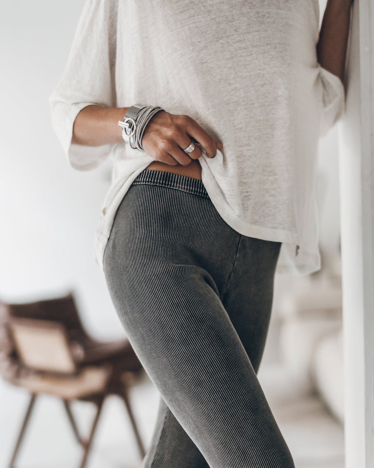 The Dark Ribbed Leggings