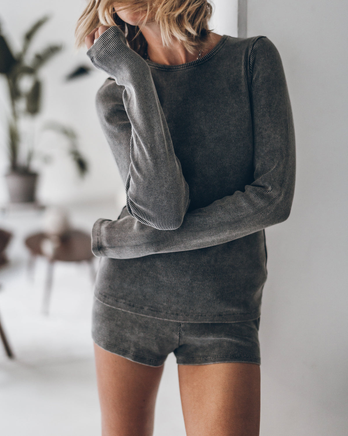 The Dark Ribbed Longsleeve