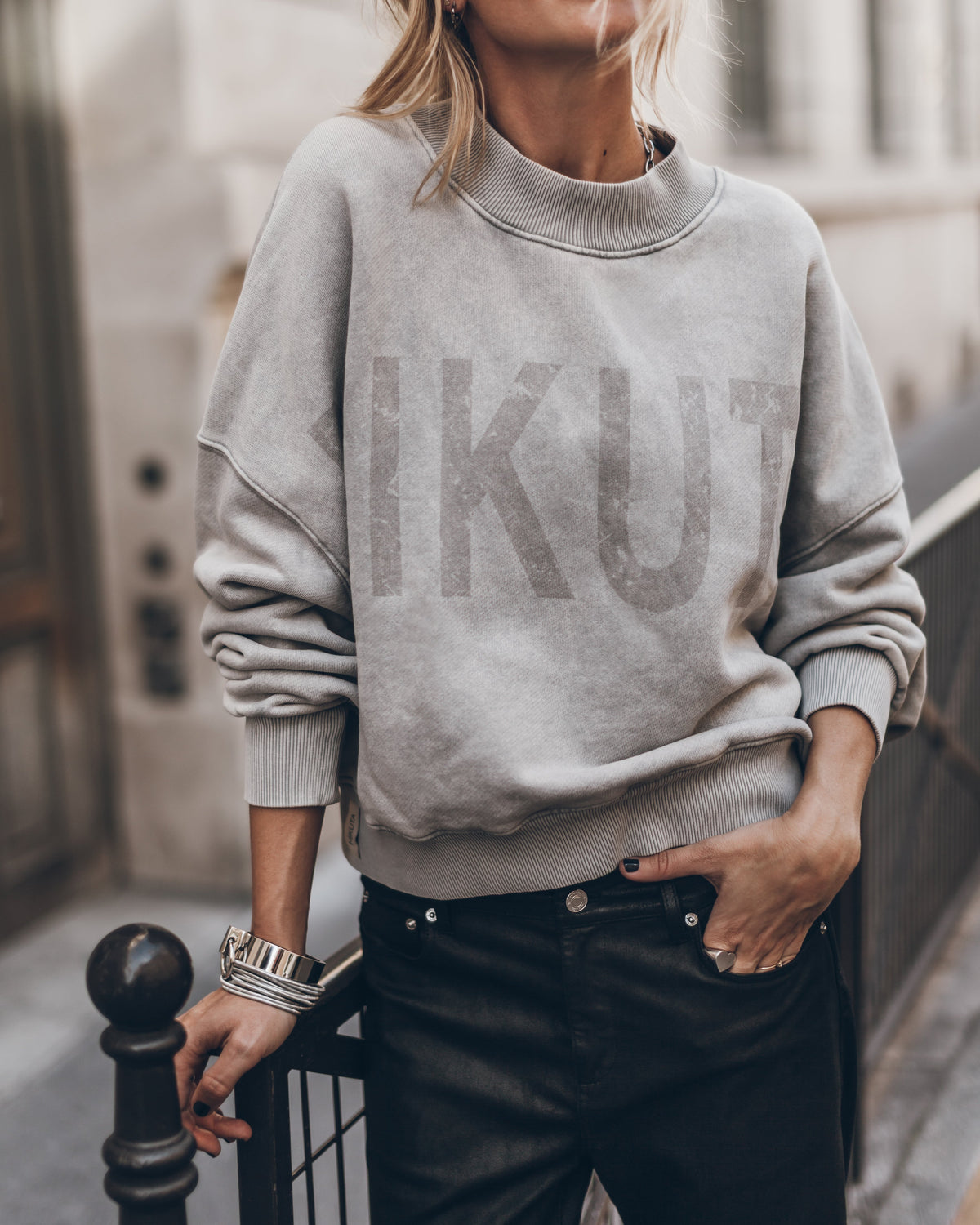 The Light Mikuta Sweater